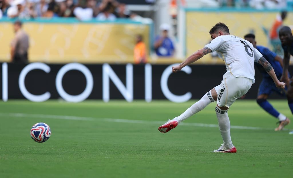 39岁仍然无所畏惧：诺伊尔的拜仁传奇继续